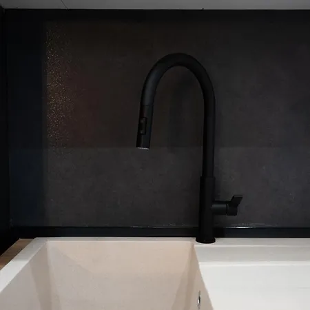 Al Apartment